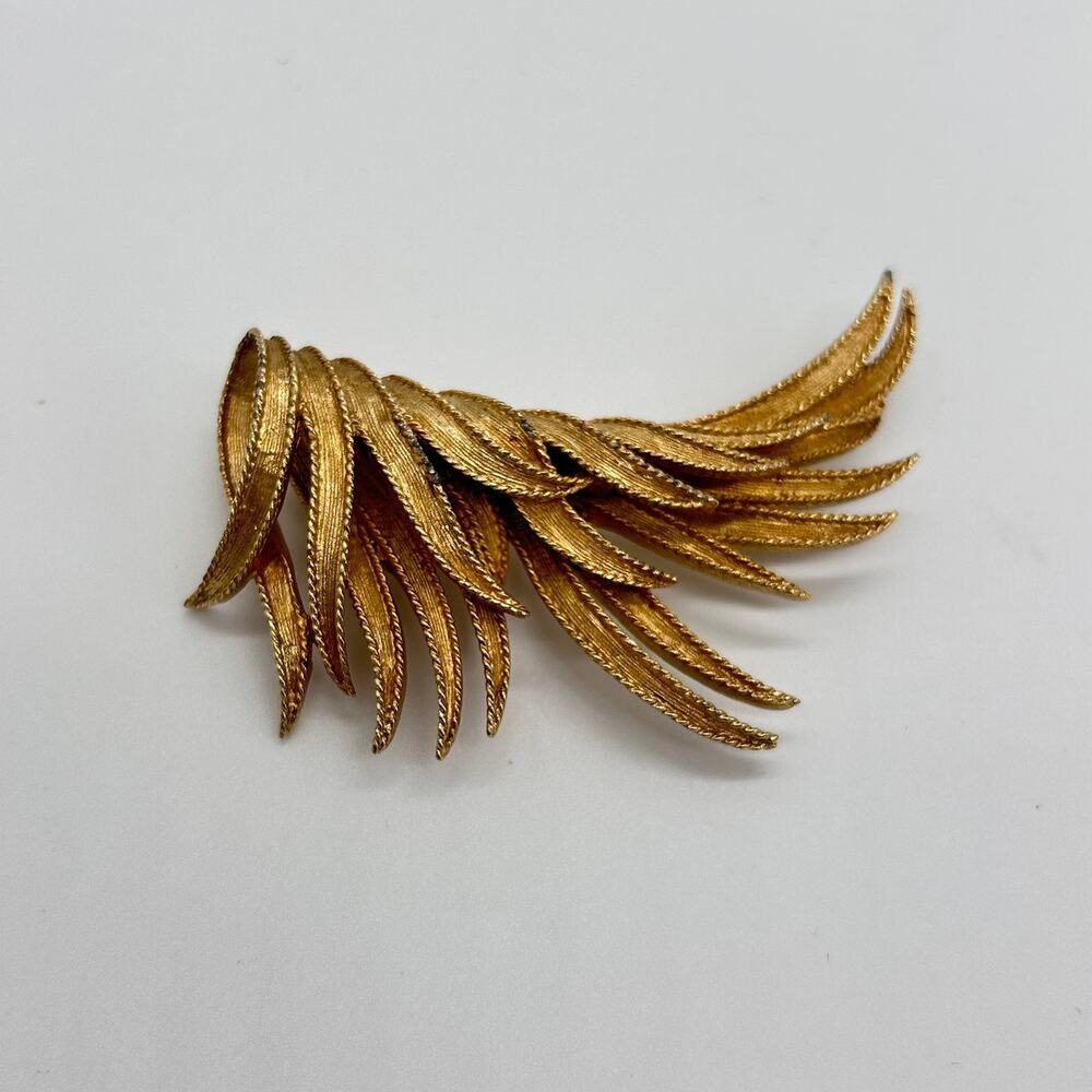 Vintage Boucher Brooch Signed Numbered 2103 Gold Tone Feather Wing Leaf Jewelry